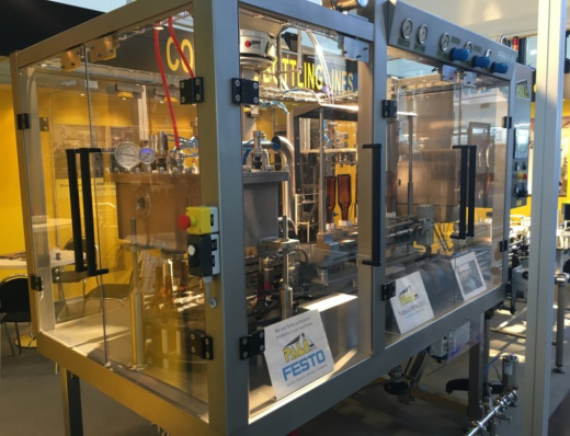 Линия розлива в стекло 500 бутылок в час.